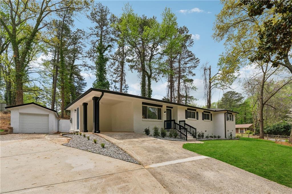 307 Gordon Woods Drive, Mableton, Georgia image 3