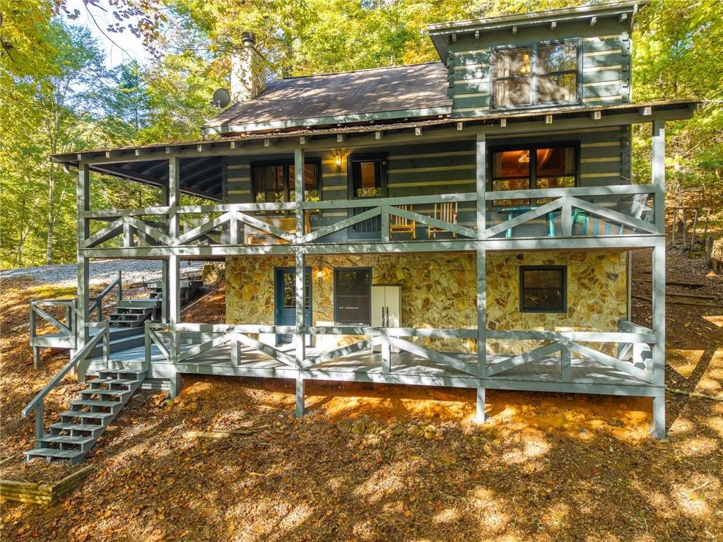 326 Honeysuckle Way