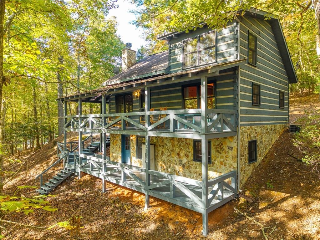 326 Honeysuckle Way