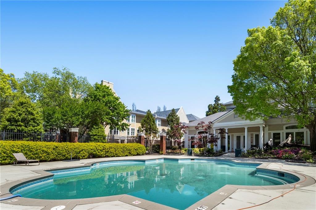 375 Highland Avenue NE 1011