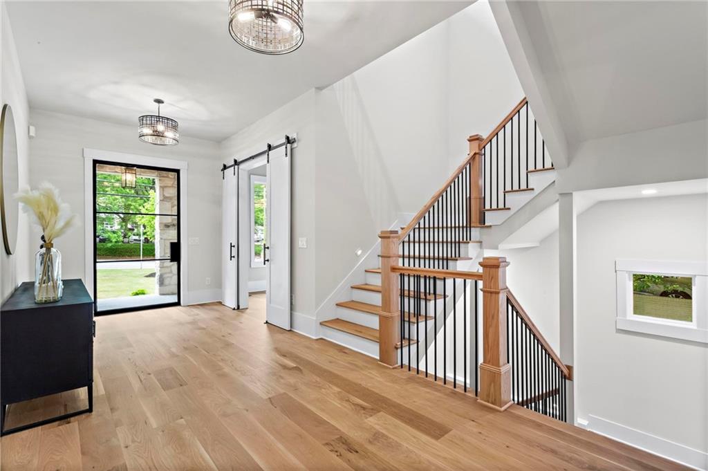 340 Colewood Way, Atlanta, Georgia image 4