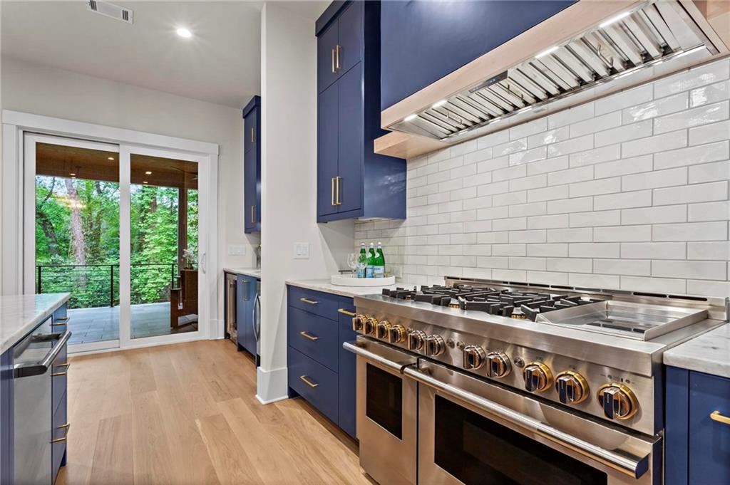340 Colewood Way, Atlanta, Georgia image 11