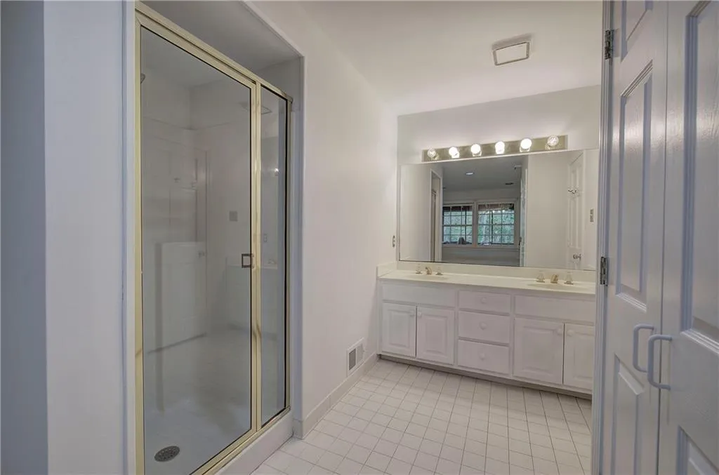 Marietta, Georgia 30068, United States, 4 Bedrooms Bedrooms, ,3 BathroomsBathrooms,Residential,Active,171200