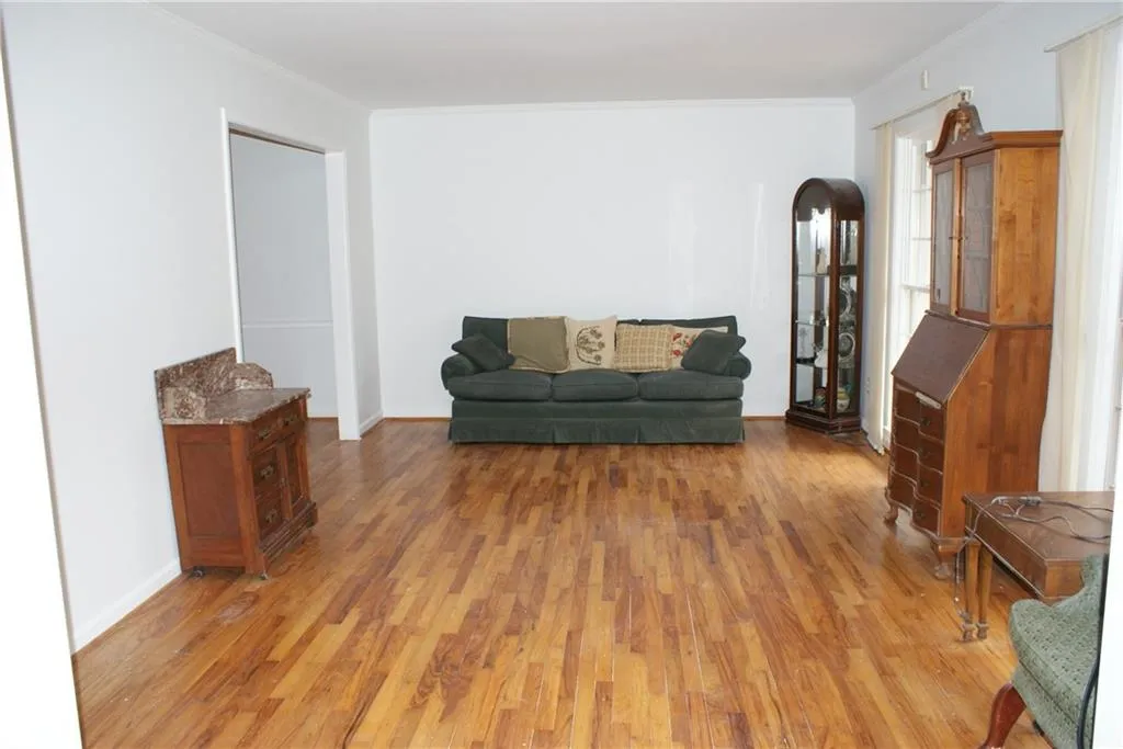 Marietta, Georgia 30068, United States, 4 Bedrooms Bedrooms, ,3 BathroomsBathrooms,Residential,Active,171200