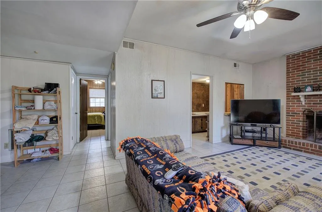 Marietta, Georgia 30068, United States, 4 Bedrooms Bedrooms, ,3 BathroomsBathrooms,Residential,Active,171200