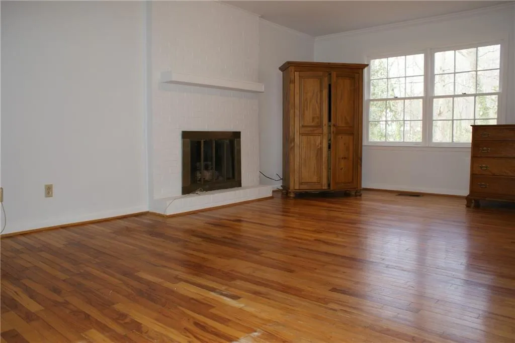 Marietta, Georgia 30068, United States, 4 Bedrooms Bedrooms, ,3 BathroomsBathrooms,Residential,Active,171200