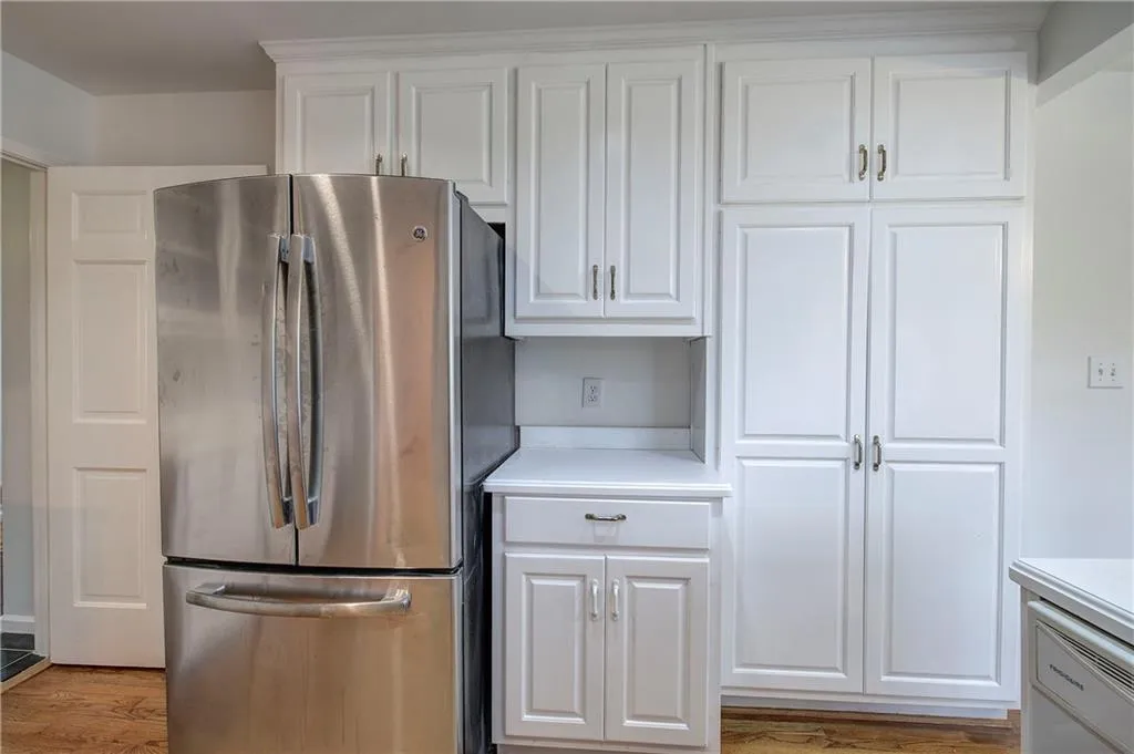 Marietta, Georgia 30068, United States, 4 Bedrooms Bedrooms, ,3 BathroomsBathrooms,Residential,Active,171200