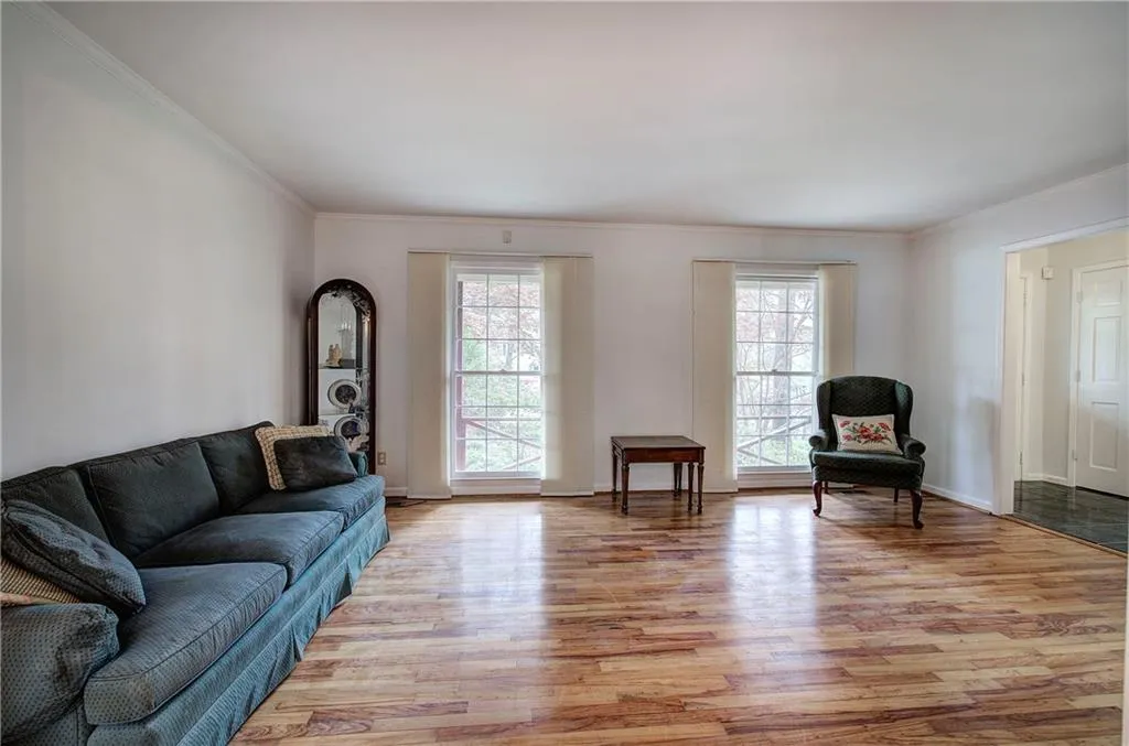 Marietta, Georgia 30068, United States, 4 Bedrooms Bedrooms, ,3 BathroomsBathrooms,Residential,Active,171200