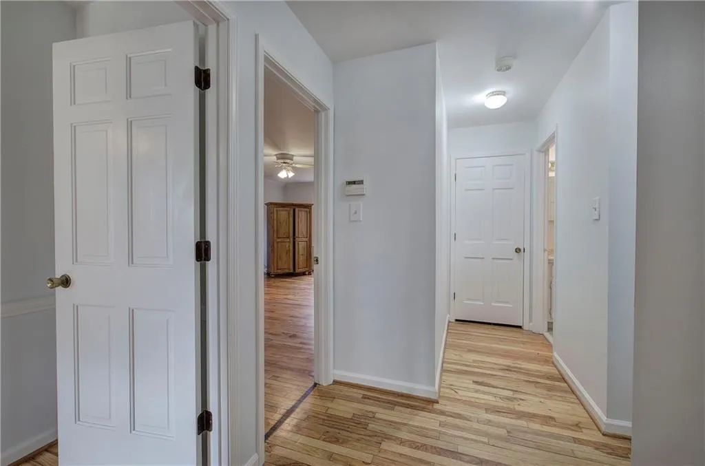 Marietta, Georgia 30068, United States, 4 Bedrooms Bedrooms, ,3 BathroomsBathrooms,Residential,Active,171200