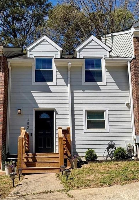 Townhouse For Sale - 1452 Bentley Lane<br/> Marietta, GA 30067