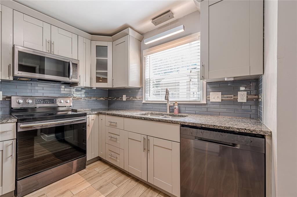 1452 Bentley Lane SE