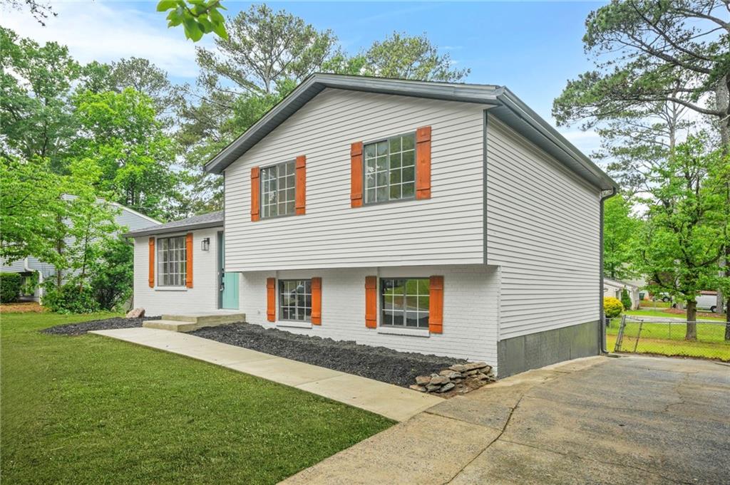 1355 Tucker Woods Drive, Norcross, Georgia image 4