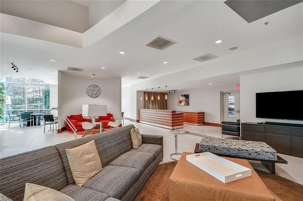 3300 Windy Ridge Parkway 819