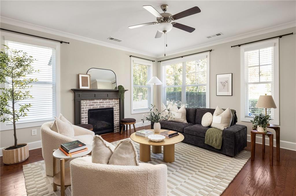 1939 Yellow Finch Trail SE