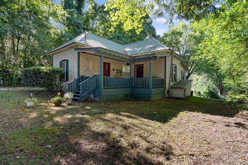 Rare opportunity to own a historical 1905 gem! Fully furnished. Perfect location 1 mile to square/ shopping. Many original appointments. Large master, eat in kitchen, laundry/mud room, cellar and new porch! On 1/3 of an acre corner lot. Must See!! Owner/agent