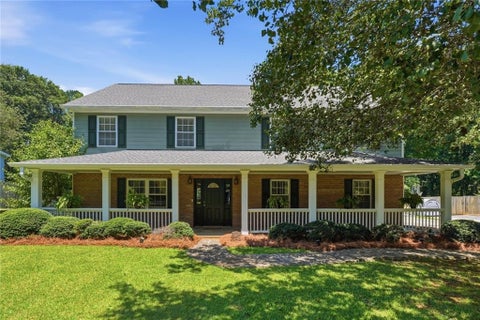 Homes For Sale - 2305 Brafton Court<br/> Acworth, GA 30101