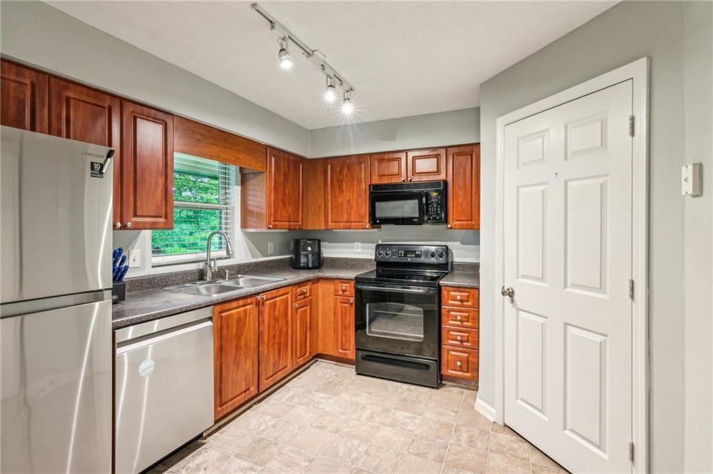 721 Beaufort Circle, Duluth, Georgia image 12