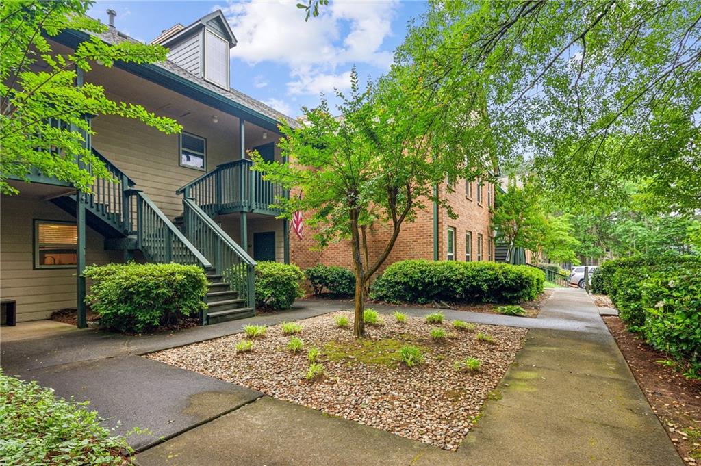 721 Beaufort Circle, Duluth, Georgia image 2