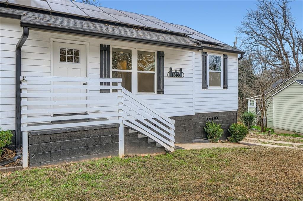 1688 Oak Knoll Circle SE