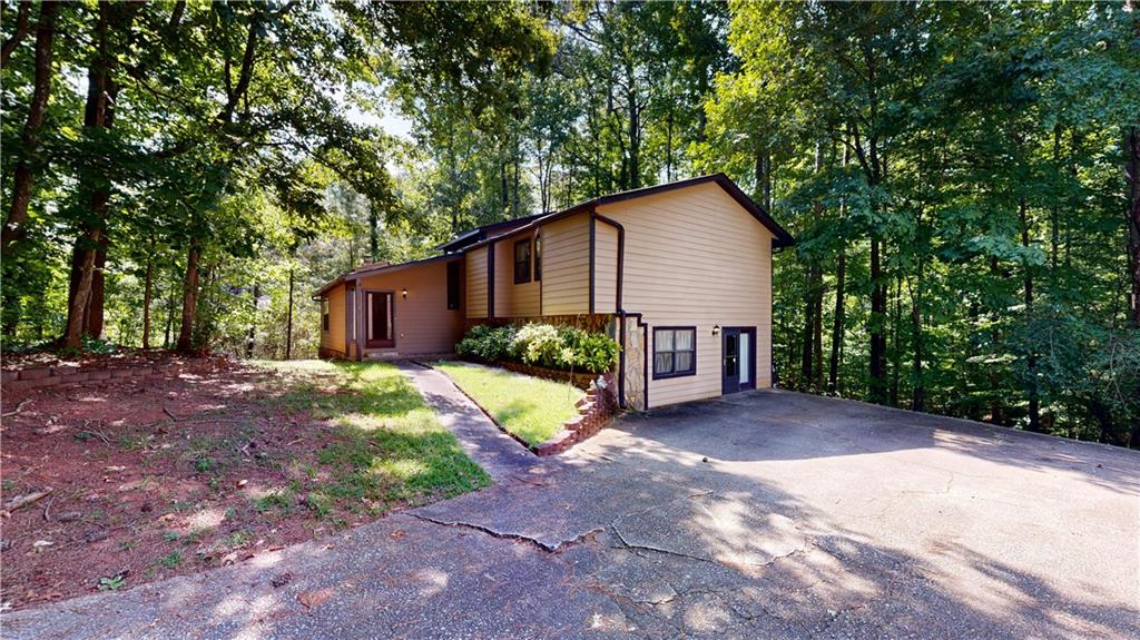 6562 Oakwood Drive