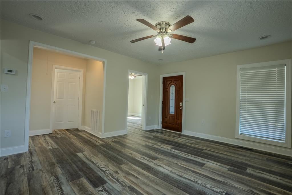 Photo of 809 W Crawford Street, Dalton, GA 30720 (MLS # 7841192)