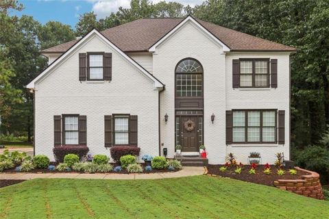 Homes For Sale - 6150 Ivey Springs Chase<br/> Cumming, GA 30040