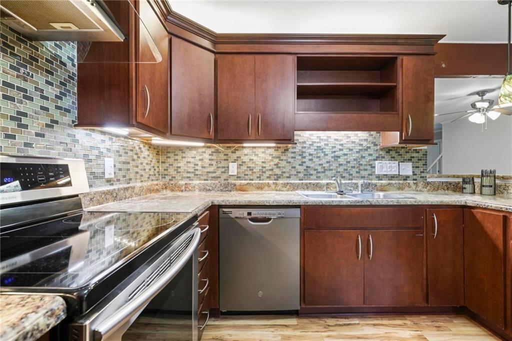 FALLING WATER - Residential Lease