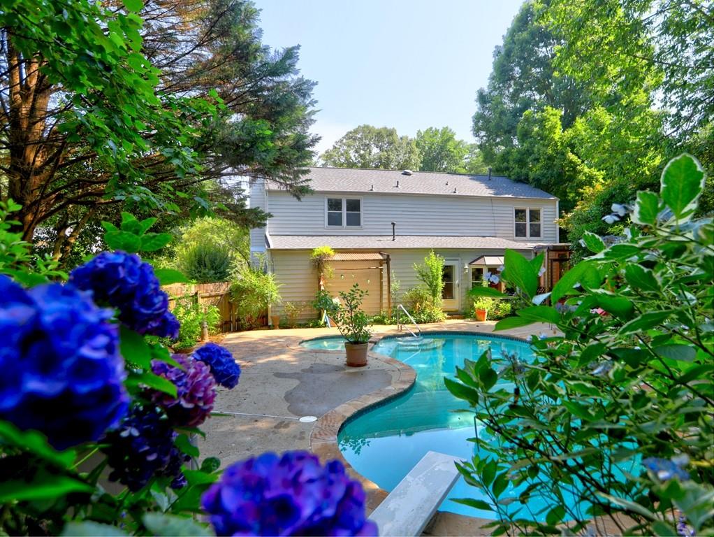 4512 Woodlawn Lake Drive