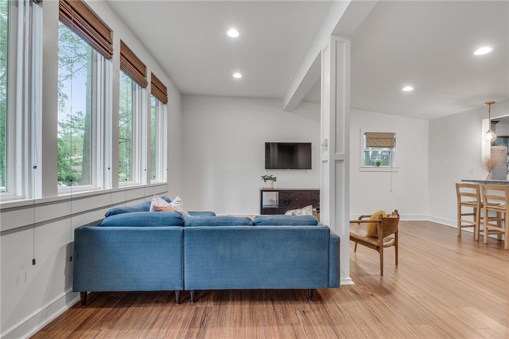 1587 Wainwright Drive, Atlanta, Georgia image 4