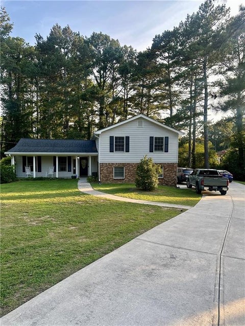 Homes For Sale - 1167 Hutch Lane<br/> Snellville, GA 30078