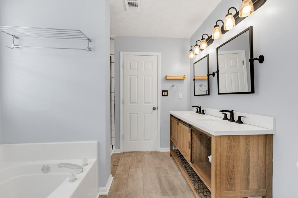 1186 Hawthorn Lane, Grayson, Georgia image 30