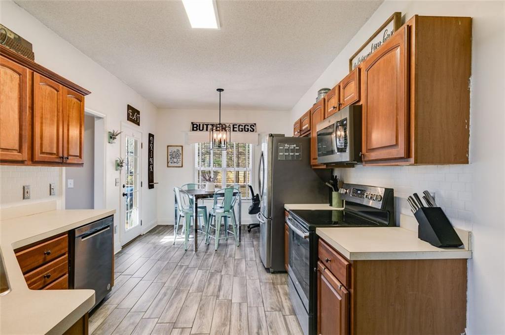 121 FOX WOOD Court