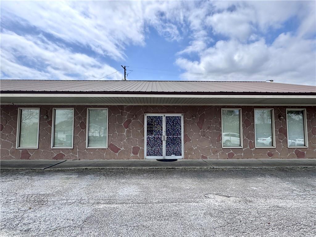 11431 Veterans Memorial Highway