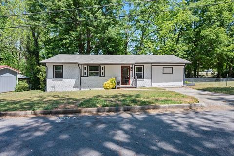 Photo of 100 Pine Circle, Jonesboro, GA 30236 (MLS # 7757017)