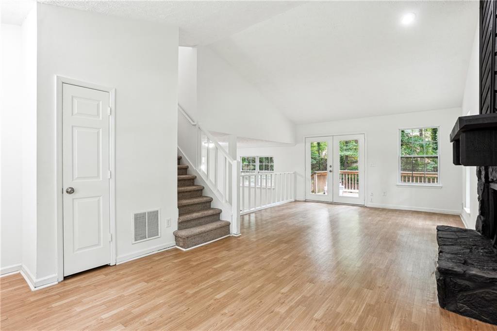 8298 Blackfoot Trail