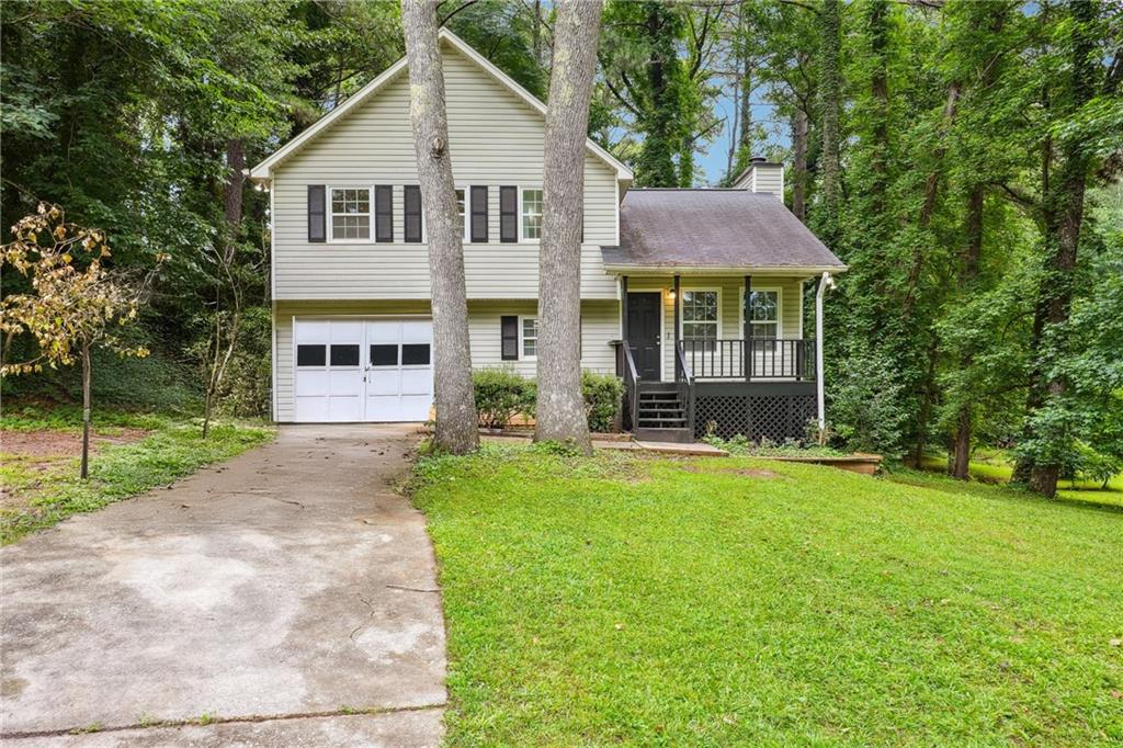 8298 Blackfoot Trail