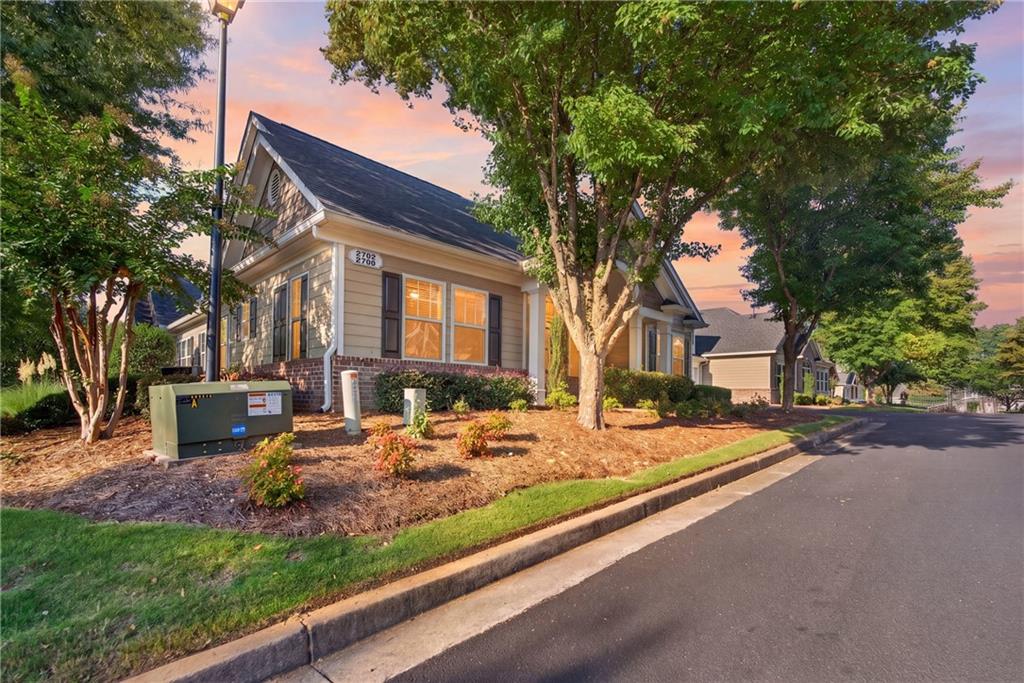 2708 Grapevine Circle 2004