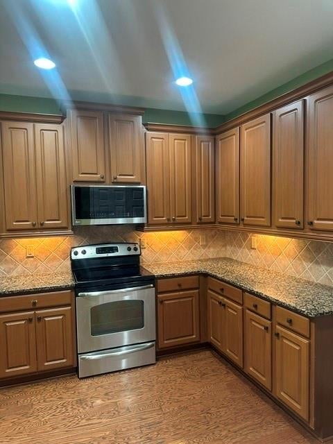 2708 Grapevine Circle 2004