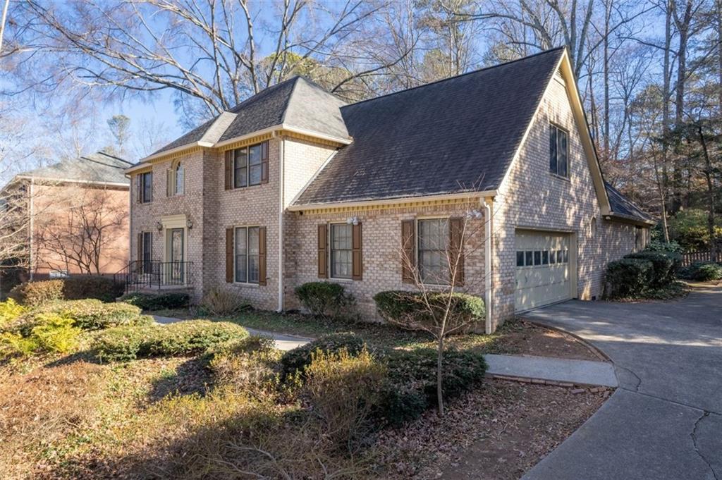 4116 River Cliff Chase SE