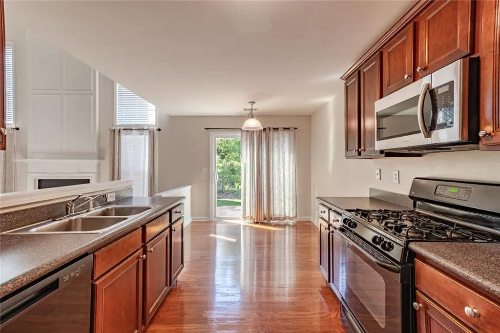 Cumming, Georgia 30040, United States, 3 Bedrooms Bedrooms, ,3 BathroomsBathrooms,Residential,Active,199132