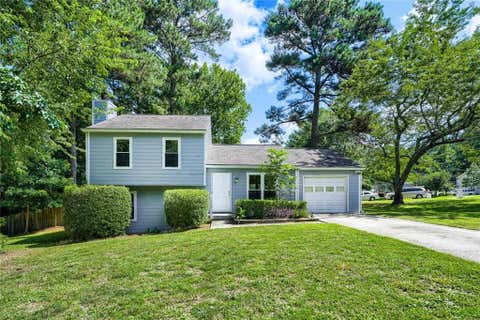 Homes For Sale - 2635 Meadow Bend Court<br/> Duluth, GA 30096
