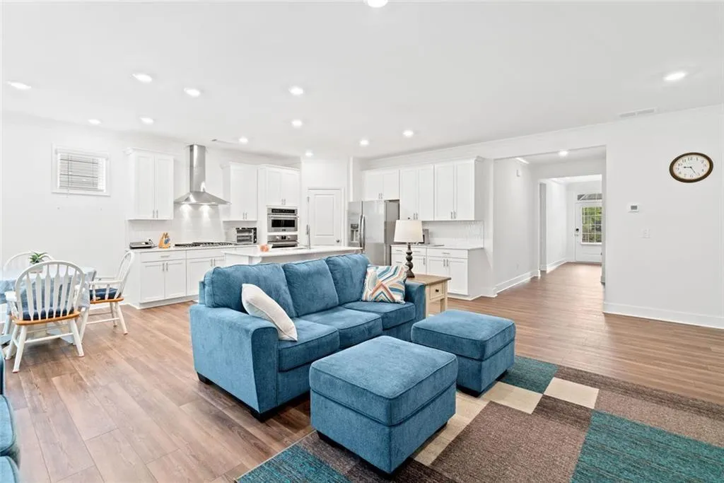 Canton, Georgia 30114, United States, 3 Bedrooms Bedrooms, ,2 BathroomsBathrooms,Residential,Pending,148027