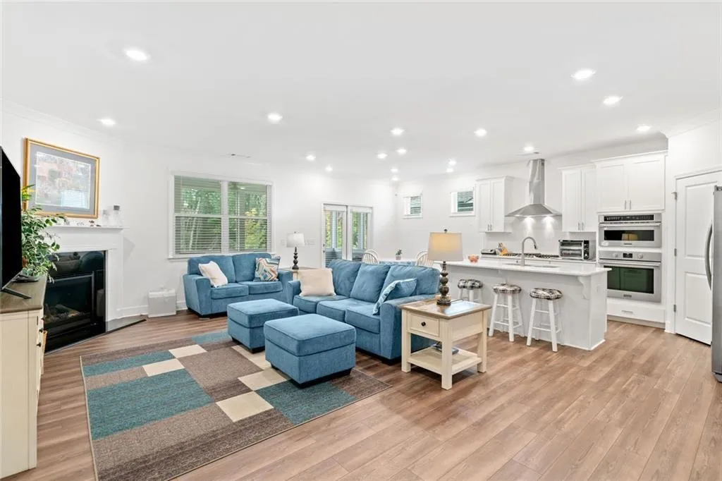 Canton, Georgia 30114, United States, 3 Bedrooms Bedrooms, ,2 BathroomsBathrooms,Residential,Pending,148027