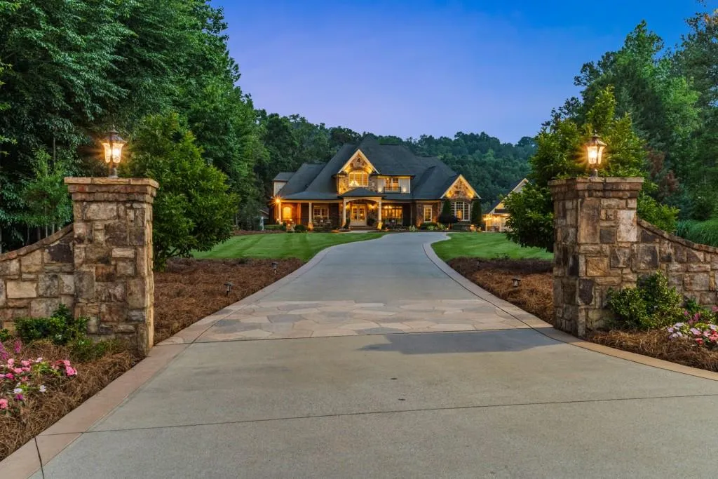 Cartersville, Georgia 30120, United States, 4 Bedrooms Bedrooms, ,7 BathroomsBathrooms,Residential,Coming Soon,147842