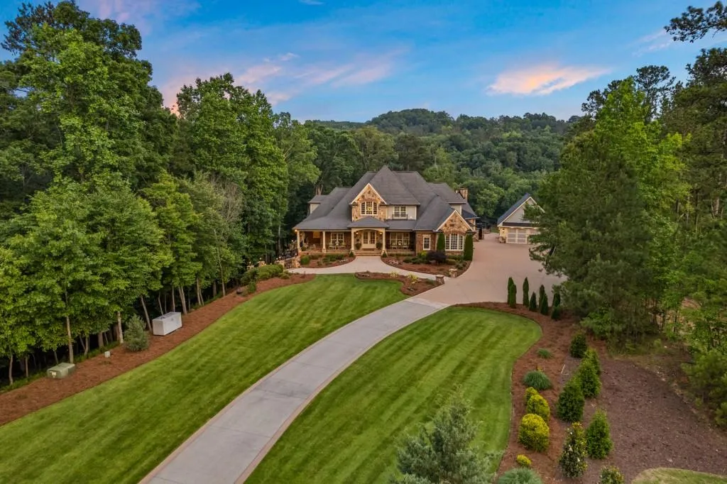 Cartersville, Georgia 30120, United States, 4 Bedrooms Bedrooms, ,7 BathroomsBathrooms,Residential,Coming Soon,147842