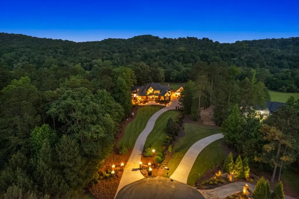 Cartersville, Georgia 30120, United States, 4 Bedrooms Bedrooms, ,7 BathroomsBathrooms,Residential,Coming Soon,147842