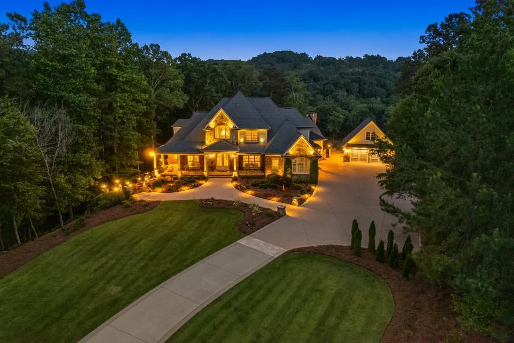 Cartersville, Georgia 30120, United States, 4 Bedrooms Bedrooms, ,7 BathroomsBathrooms,Residential,Coming Soon,147842