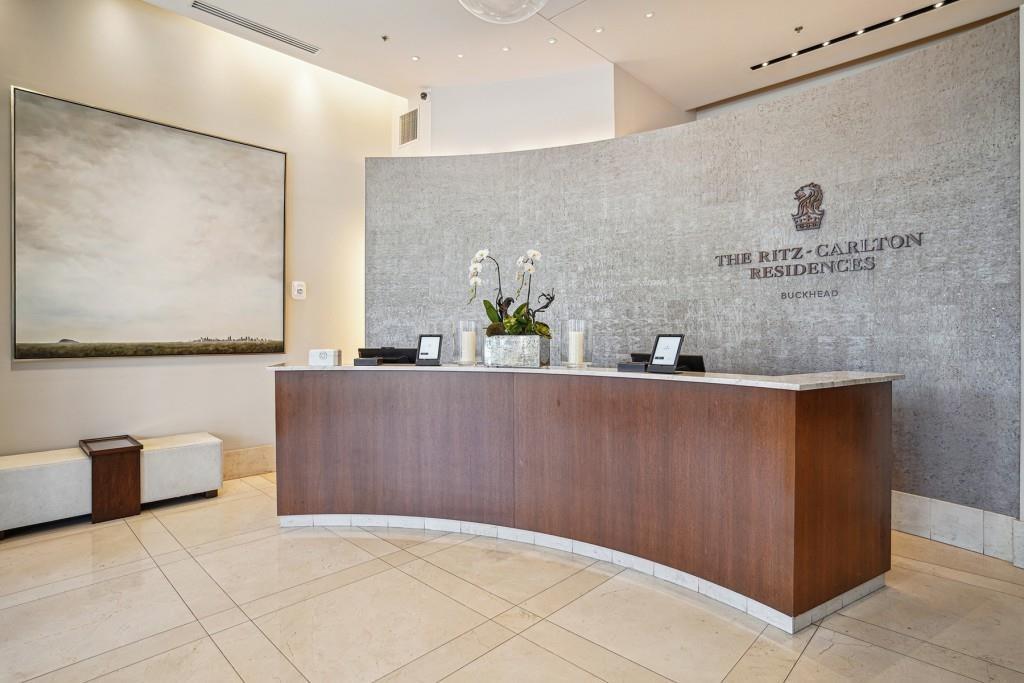 3630 Peachtree Road NE 1809