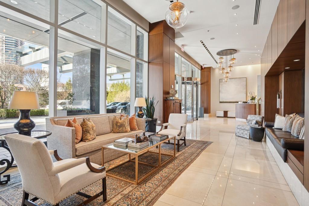 3630 Peachtree Road NE 1809