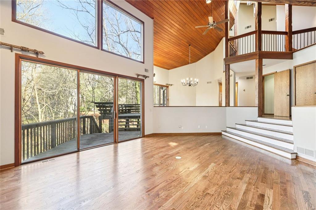 562 Pine Valley Road SE